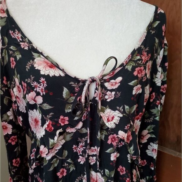 AMERICAN EAGLE dress black floral open back 3/4 sleeve ruffle viscose M - Picture 2 of 8